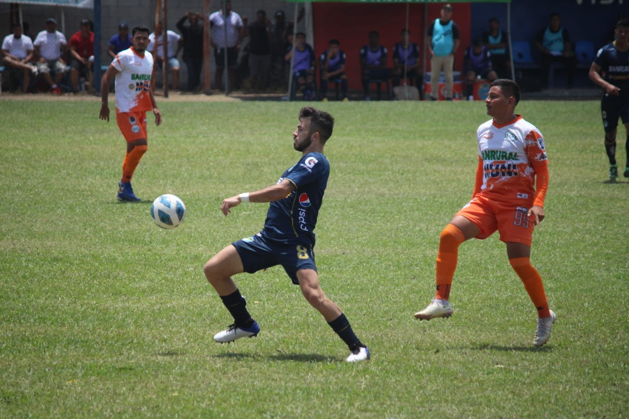 Achuapa consiguió puntos importantes en su juego ante Comunicaciones. Crédito: cortesía Luis Martínez