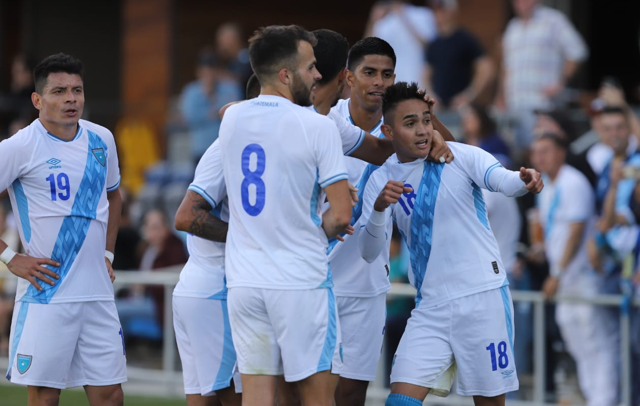 La Selección de Guatemala ganó con goles de José Morales, Óscar Santis y Stheven Robles la última vez que enfrentó a El Salvador. Foto Prensa Libre (JA Masters Events)