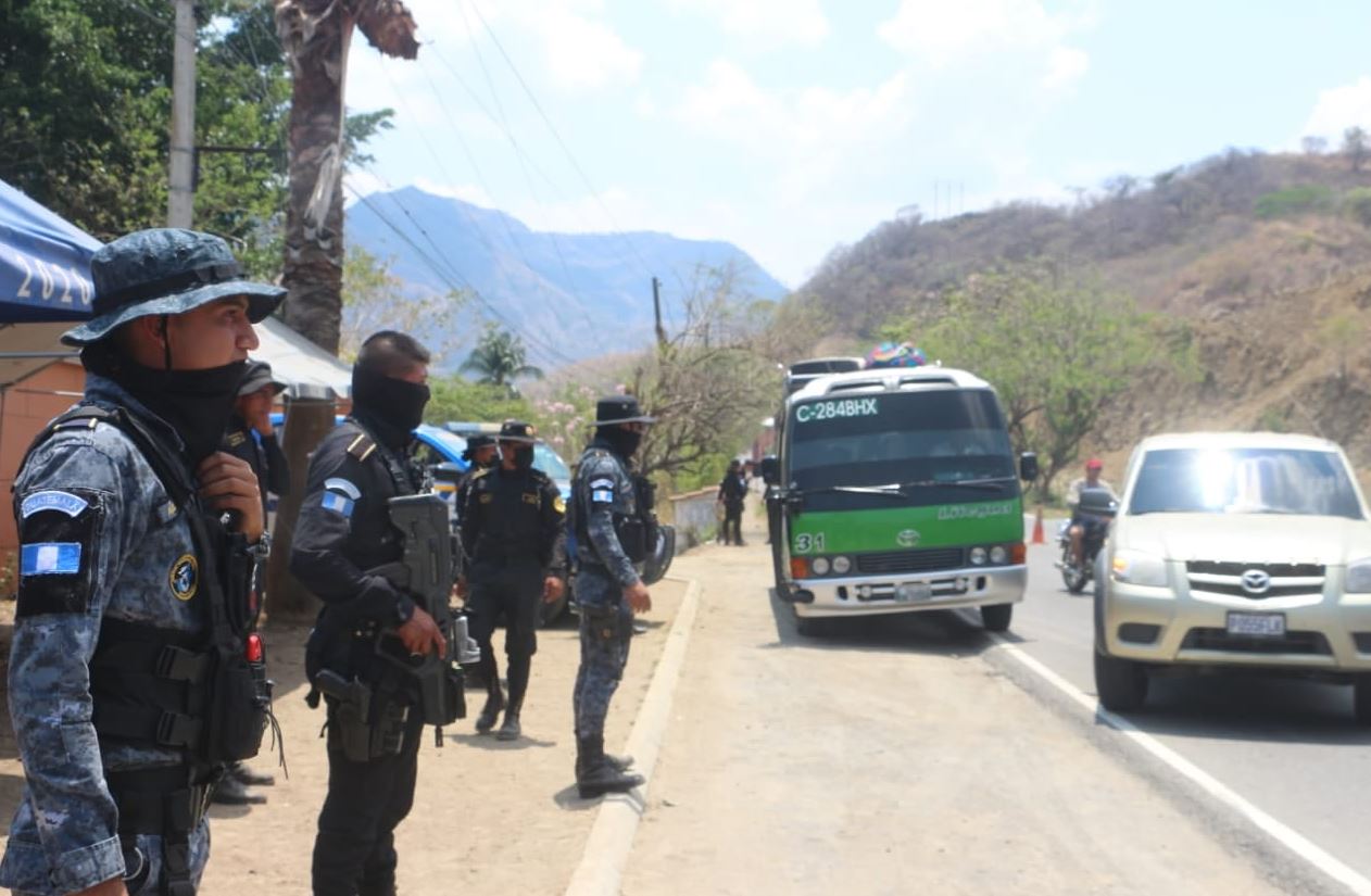 Patrullajes de la PNC en la zona fronteriza de Guatemala con El Salvador, para evitar ingreso de pandilleros de ese país. (Foto Prensa Libre: PNC)
