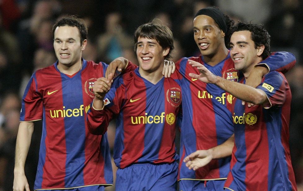 “La temporada del Barsa se parece a la primera que viví yo”, dice Ronaldinho y felicita Xavi
