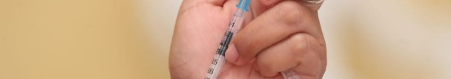 Denuncian otro caso de cobro de vacunas vencidas contra covid-19 y exigen pago de Q132 mil entre seis empleados de Salud de Escuintla