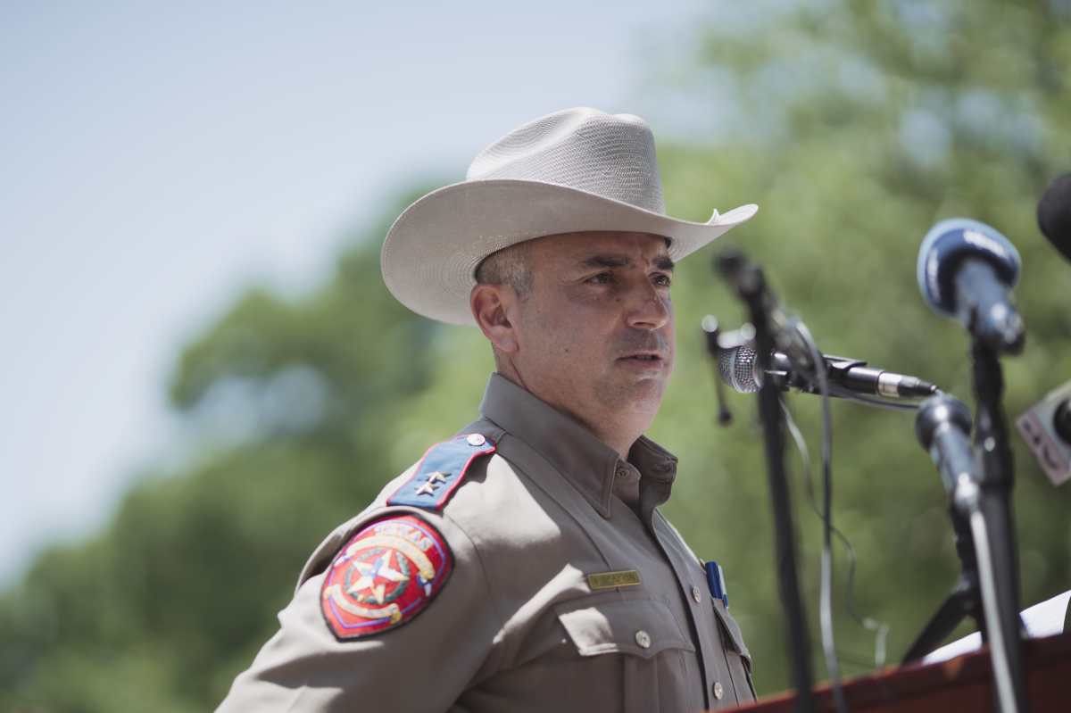“Ramos estuvo en la escuela por casi una hora”: revelan nuevos detalles de la masacre de Texas y de cómo actuó la policía