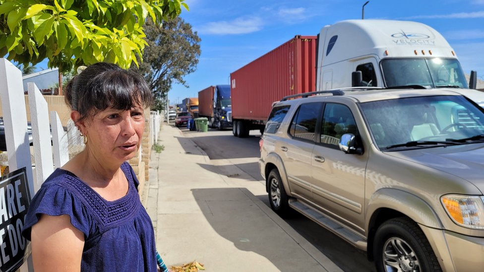 La desesperación en Wilmington, el barrio latino de Los Ángeles inundado de camiones y contenedores por la crisis en las cadenas de suministro