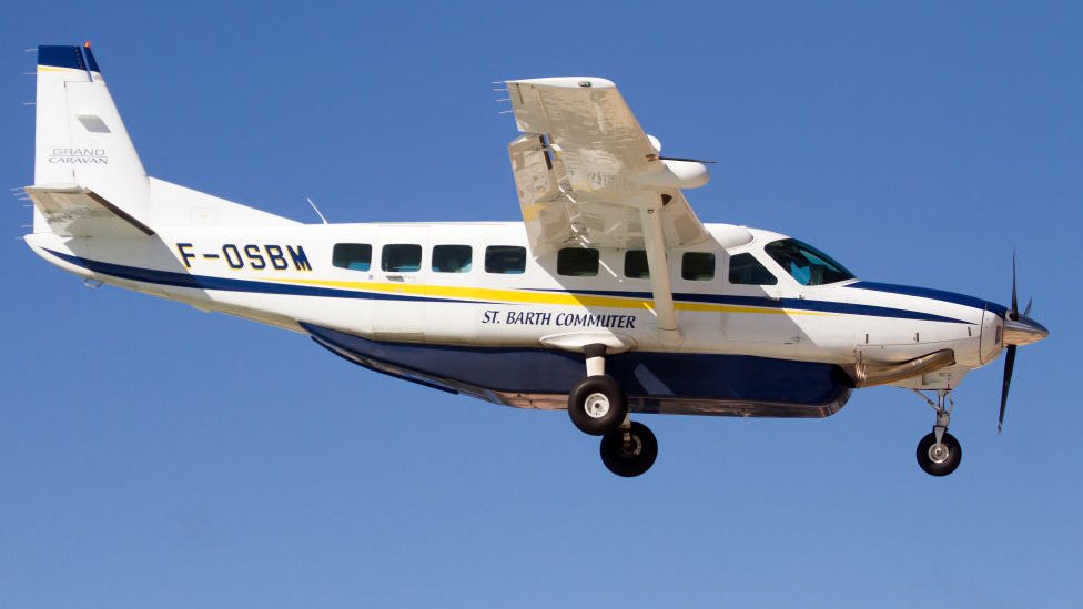 Un avión modelo Cessna 208 Caravan, similar al que fue aterrizado por el pasajero. GETTY IMAGES