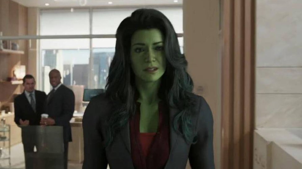 La última serie de Marvel se ha traducido en España como She Hulk: "Abogada Hulka" y ha reabierto un viejo debate en redes.