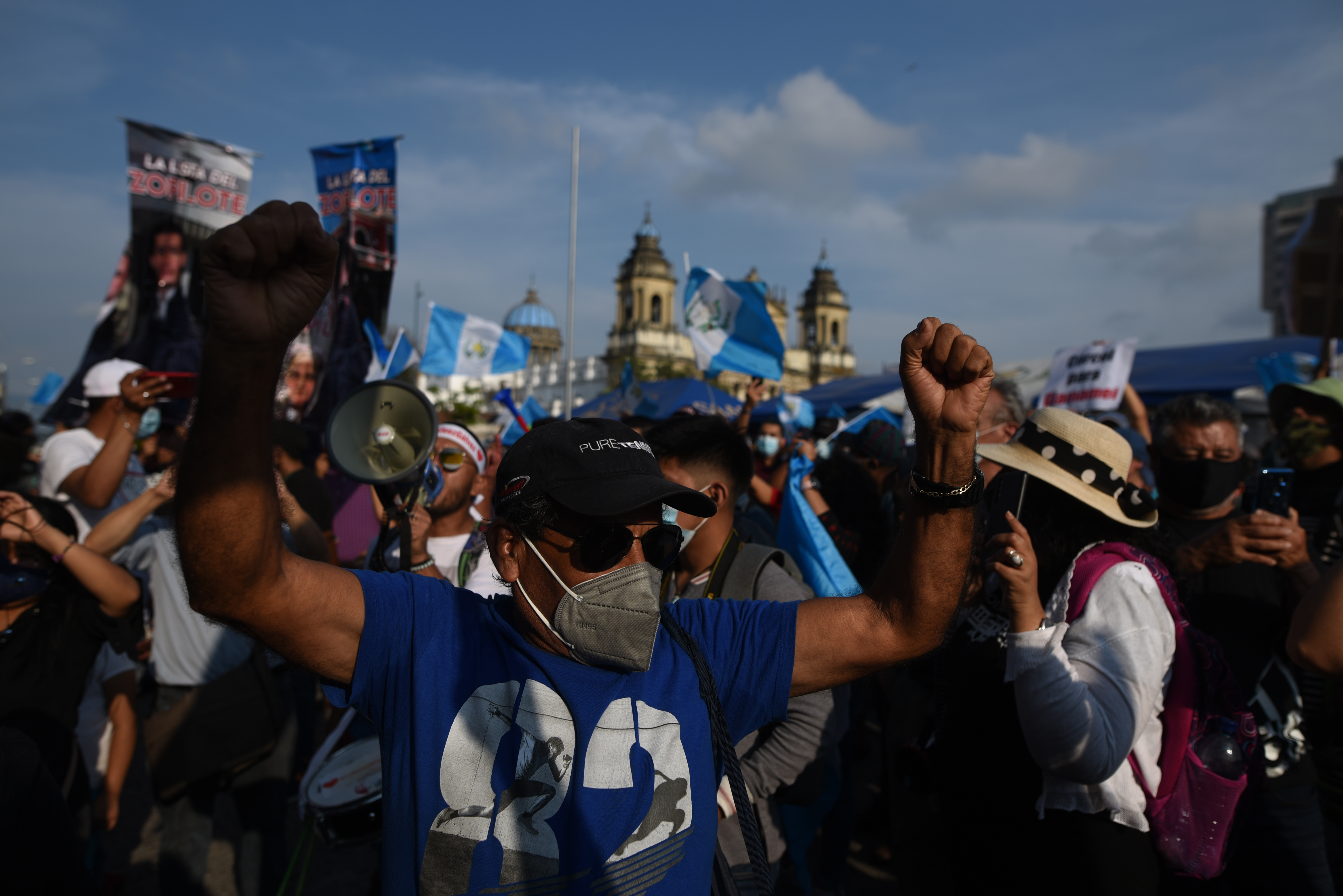 EE. UU. dice estar preocupado por el deterioro de la institucionalidad en Guatemala. Una protesta contra la corrupción en la Plaza de la Constitución. (Foto Prensa Libre: EFE)