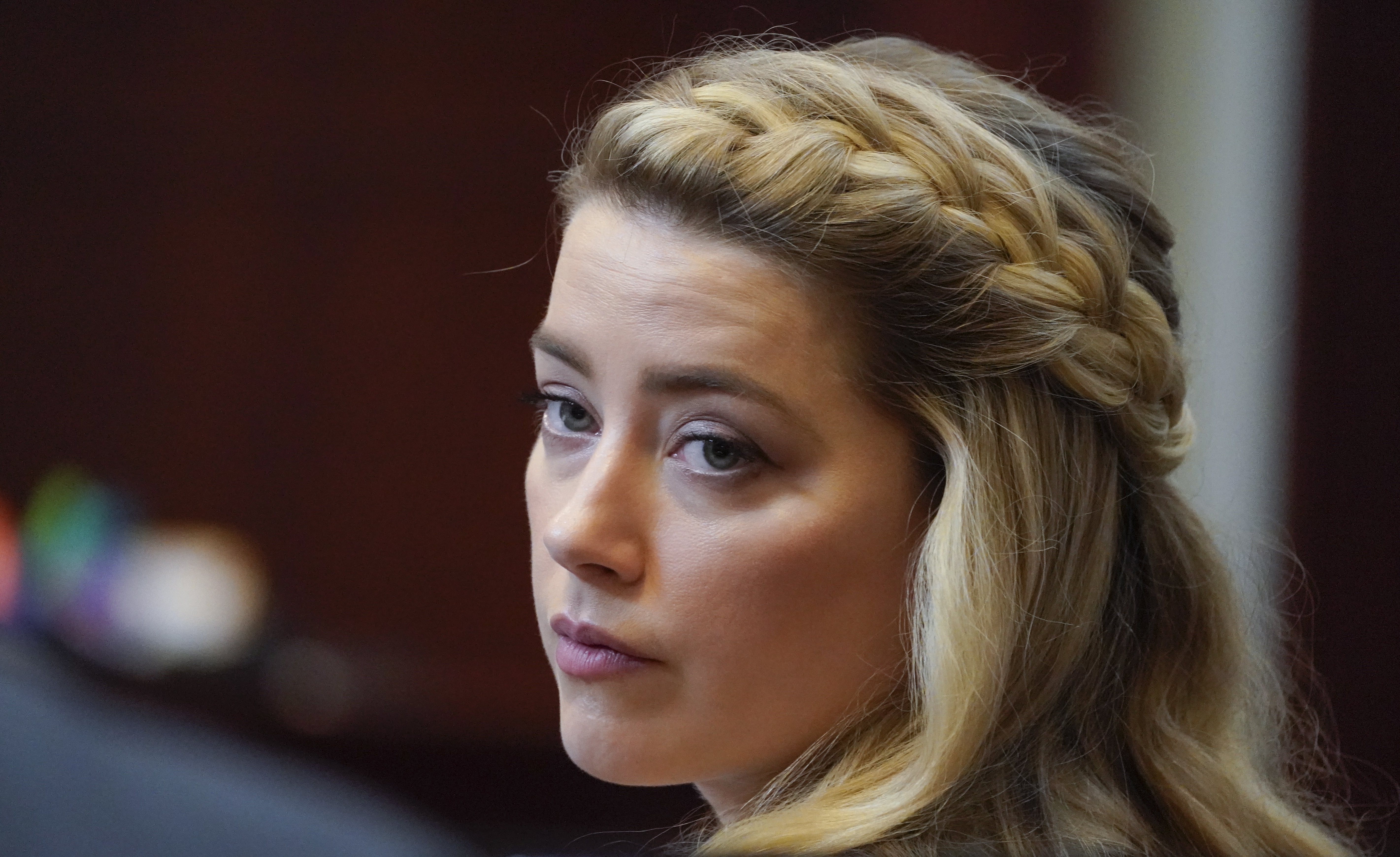 Amber Heard: el polémico momento en que la abogada de Johnny Depp le pidió a la actriz que se callara