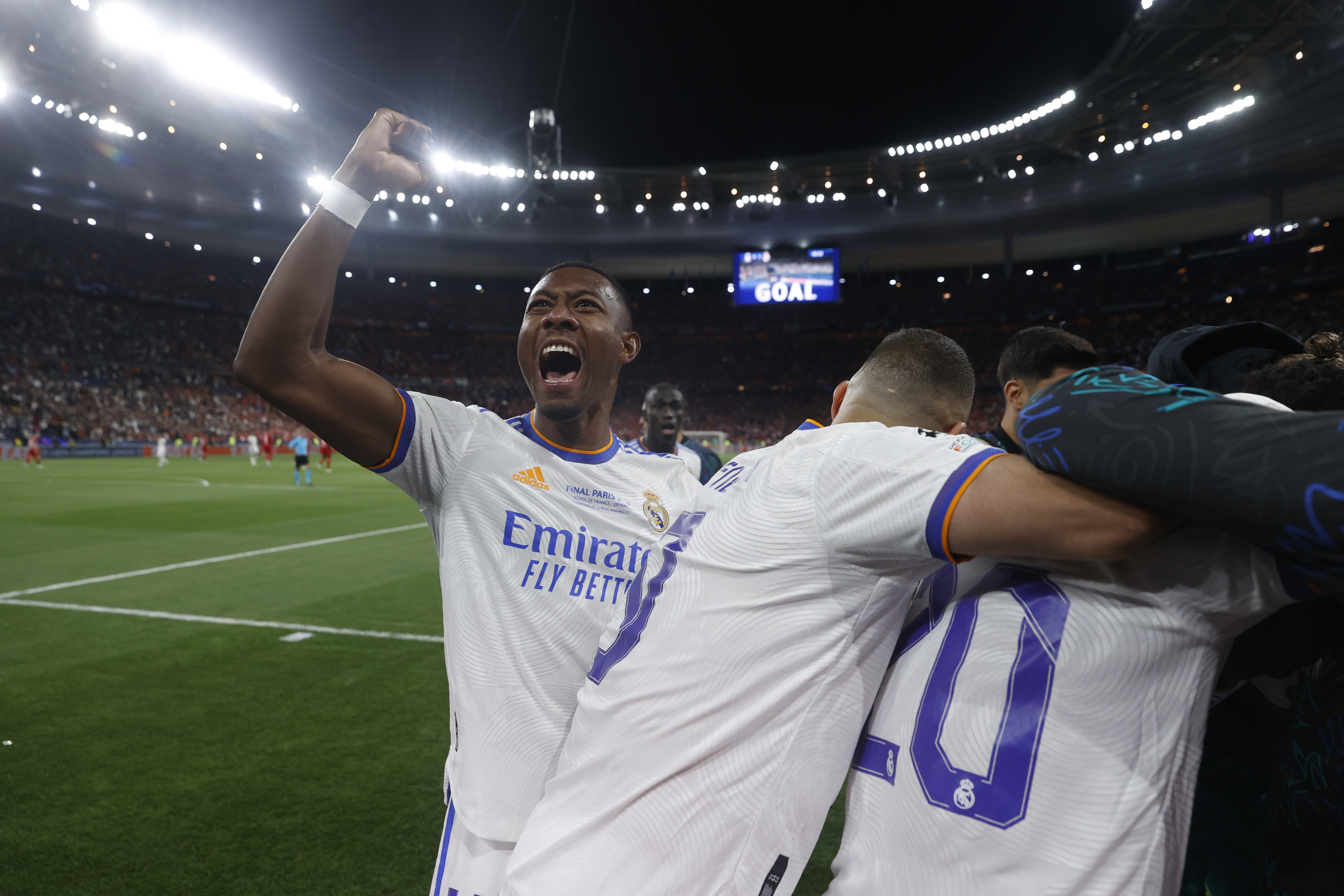 Los jugadores del Real Madrid celebran la consecución de un título más. Foto Prensa Libre (EFE)