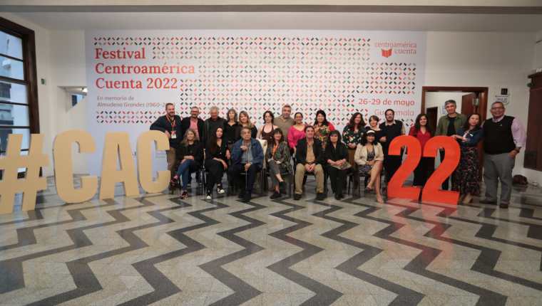 Panelistas de la más reciente edición Centroamérica Cuenta. (Foto Prensa Libre: Alejandro Ortiz)