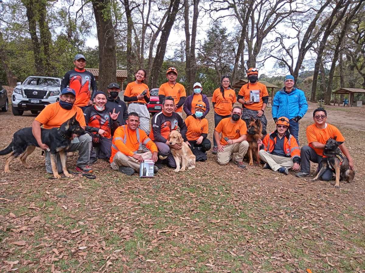 Unidad K-9: perros entrenados para rescate de personas