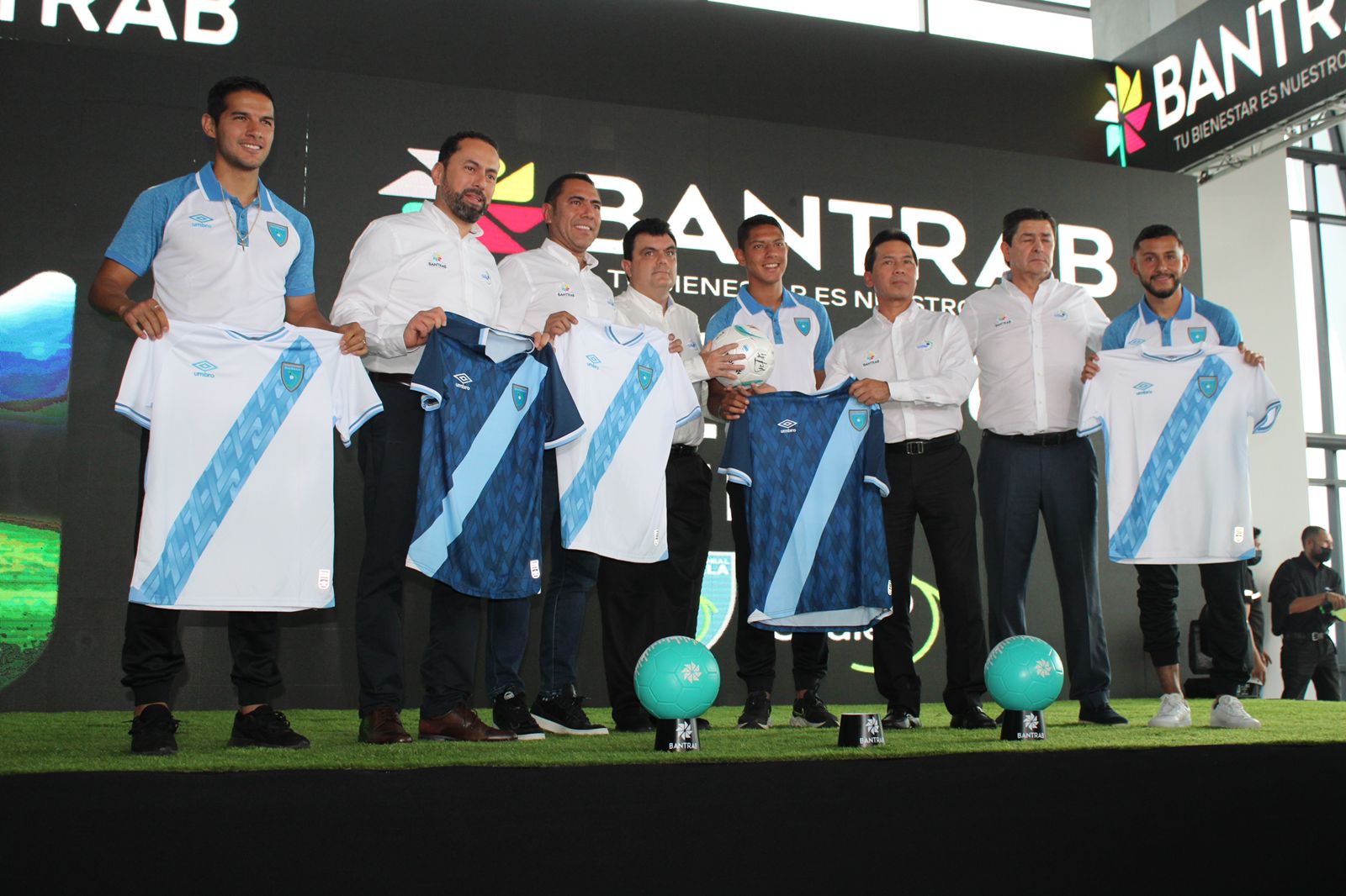 Bantrab es el nuevo patrocinador de la Selección Masculina de Futbol. Foto Prensa Libre: Cortesía