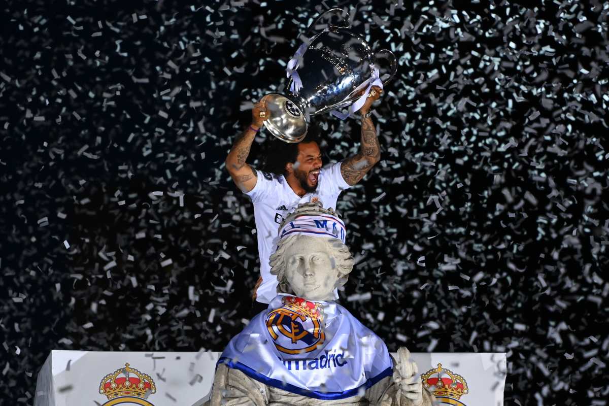Marcelo viste a Cibeles en la celebración madridista de la decimocuarta Champions League