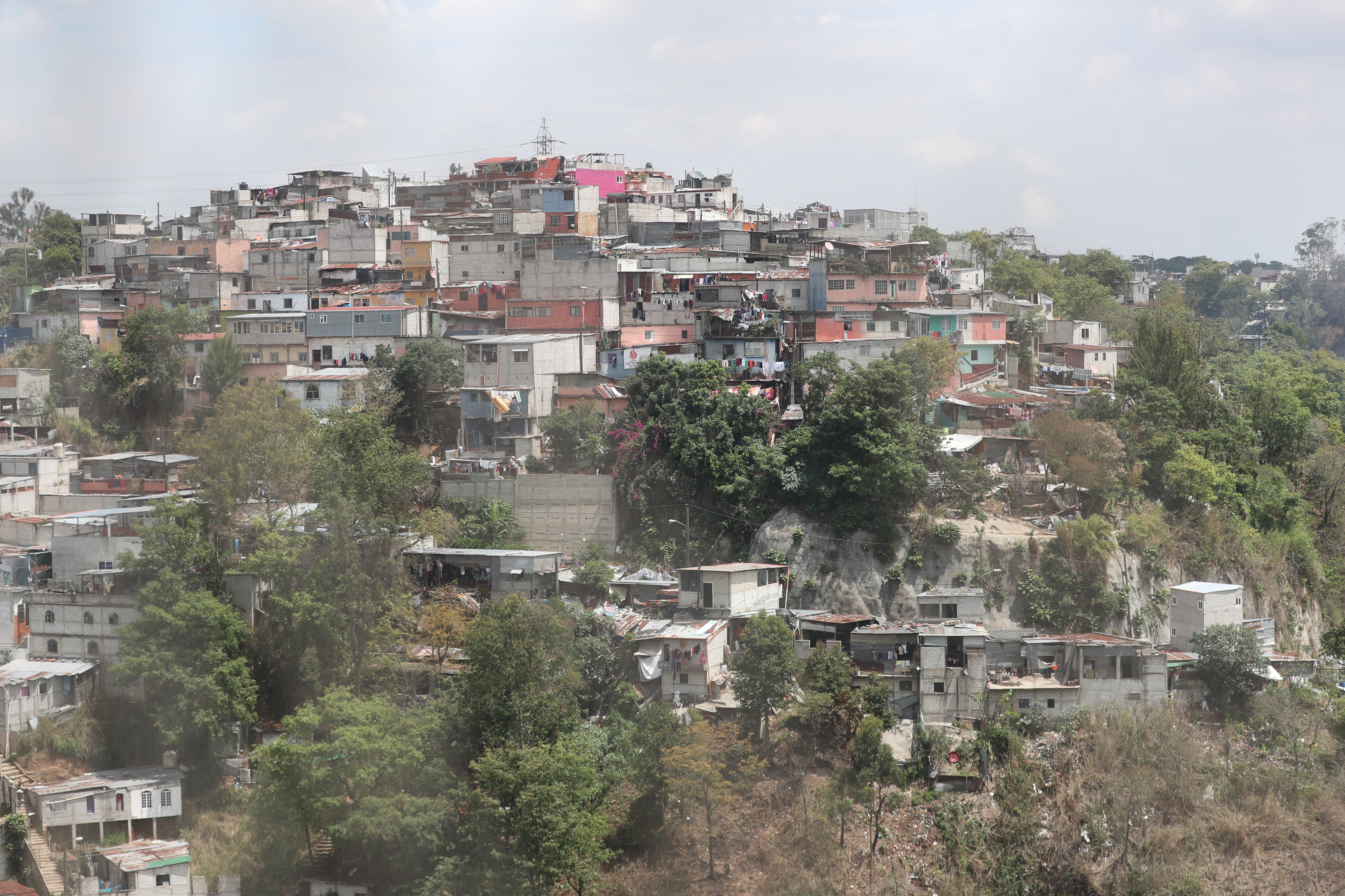 Miles de familias viven en asentamientos en diversos municipios del país. (Foto, Prensa Libre: Érick Ávila).
