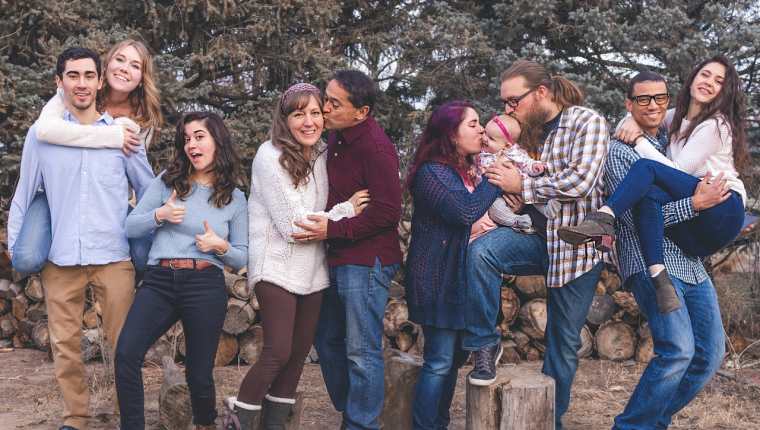 La convivencia familiar positiva genera seguridad en cada individuo y a mantenerse unidos ante las adversidades. (Foto Prensa Libre: Craig Adderley en Pexels).