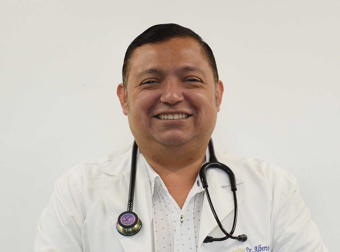 Dr. Alberto Antonio Flores Molina, Director Médico Regional - Paravida Healthcare