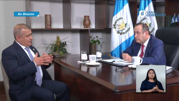 Jorge Luis Donado Vivar, aspirante a fiscal general, participa en una entrevista con el presidente Alejandro Giammattei. (Foto Prensa Libre: Captura de pantalla)