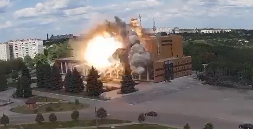 Explosion centro cultural ucrania