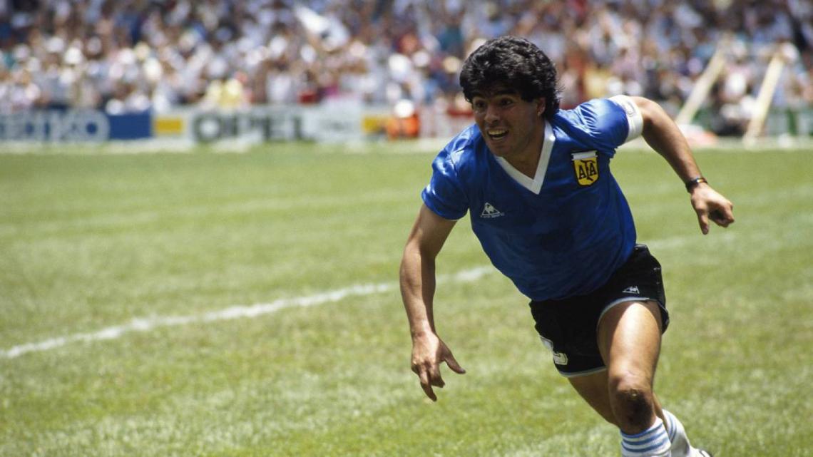 Mítica camiseta de Diego Armando Maradona fue vendida por casi 9,3 millones de dólares, un récord absoluto