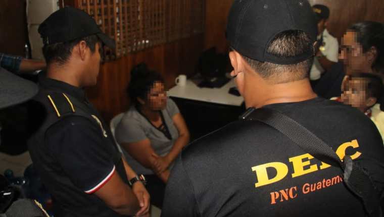 Agentes de la PNC localizaron a Pablo Ariel Ramírez Tux, de cuatro meses de edad, en una comunidad de Petén. (Foto Prensa Libre: PNC)