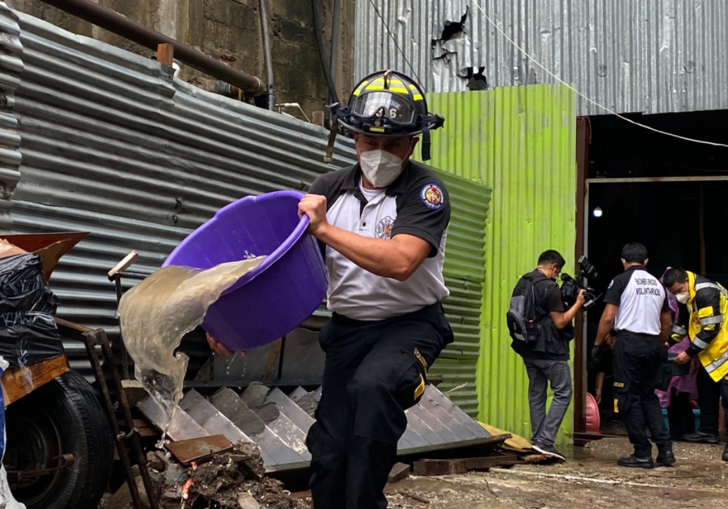 INUNDACIÓN EN LA ZONA 8 DE LA CAPITAL