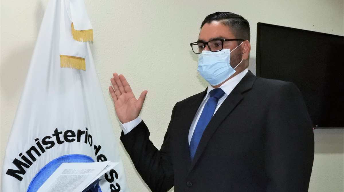 Gerardo Hernández, quien fue director del hospital San Juan de Dios, es juramentado como viceministro de Hospitales