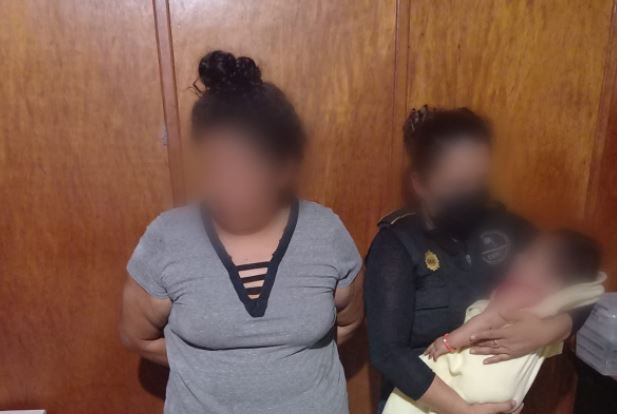 Quién es la mujer capturada en Petén señalada de robar niños para supuestamente venderlos en Guatemala y México