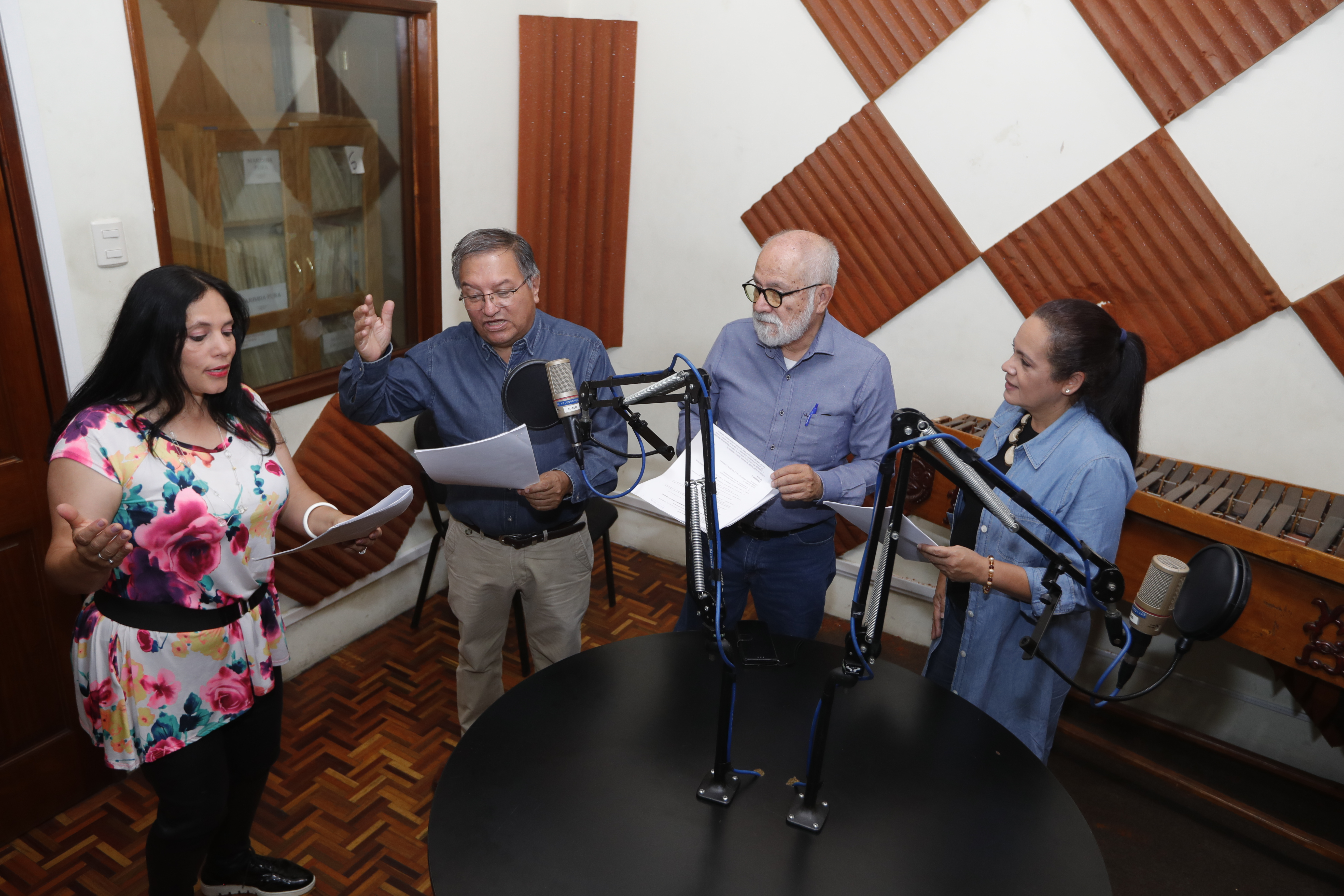 La nueva radionovela que aborda la emigración en Guatemala