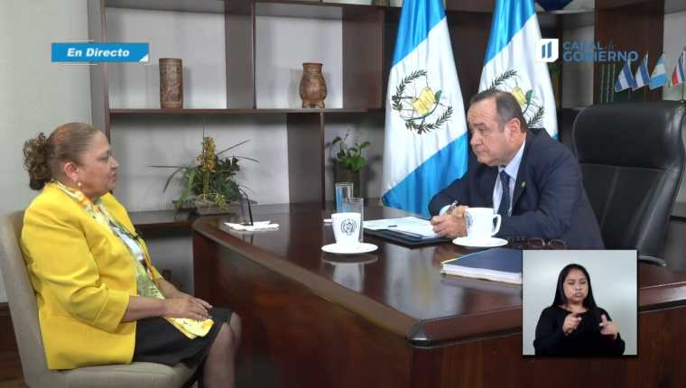 Miembros de la sociedad civil afirman que existe una amistad entre el Presidente y la Fiscal General. (Foto Prensa Libre: Captura de pantalla)