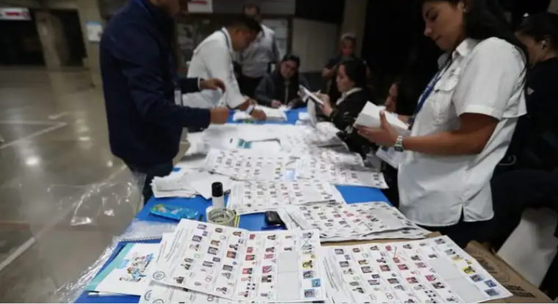 La oferta política de 2023 podría ser mayor a la que se vio reflejada en las papeletas de los comicios del 2019. (Foto Prensa Libre: Hemeroteca PL)