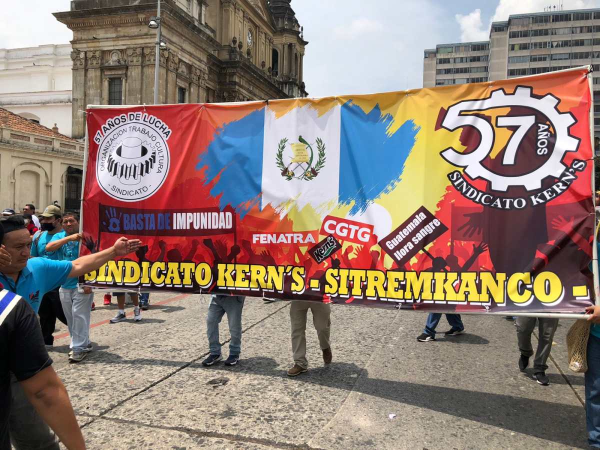 Organizaciones sindicales realizan una manifestación para conmemorar el Día del Trabajo