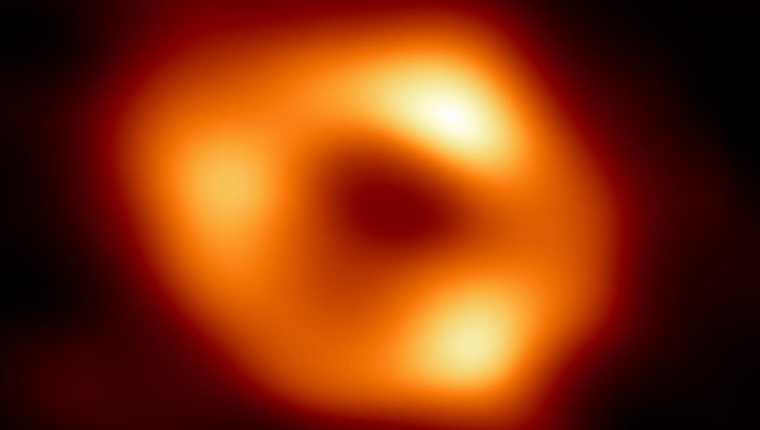 Agujero negro supermasivo, llamado Sagitario A*