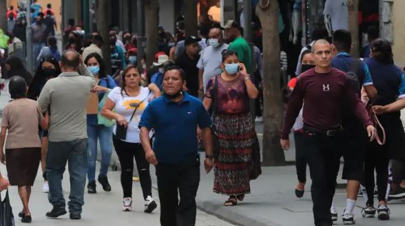 Guatemala suma casi dos mil nuevos casos de coronavirus, mientras ocupación hospitalaria va en aumento