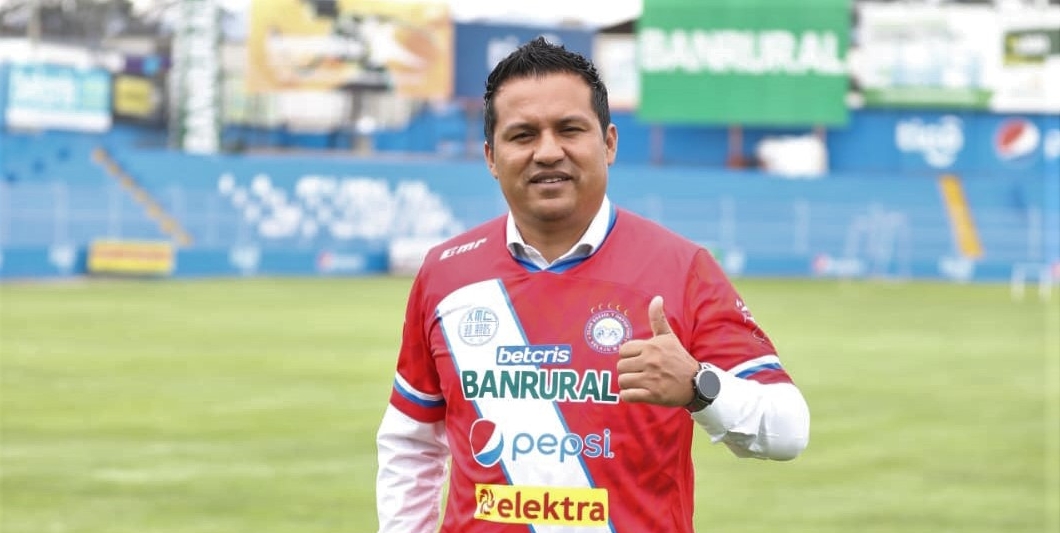 Amarini Villatoro fue presentado oficialmente como nuevo director técnico de Xelajú MC para la próxima temporada