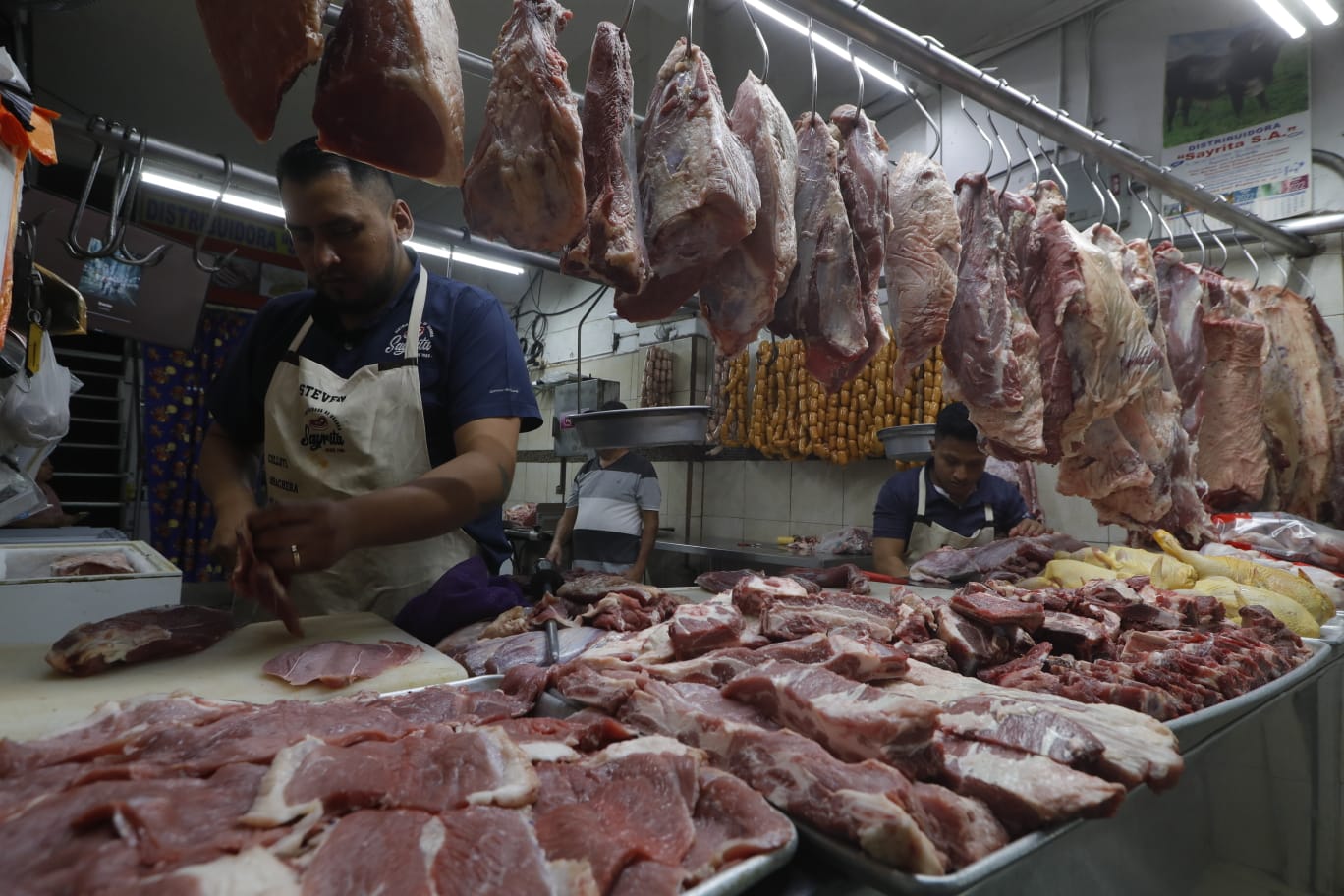 El precio de la carne podría registrar un incremento en los próximos días. (Foto Prensa Libre: Esbin García)