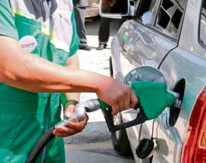 Precio de combustibles en Guatemala: Galón de gasolina super y regular baja 5 centavos mientras que el diésel Q2.58