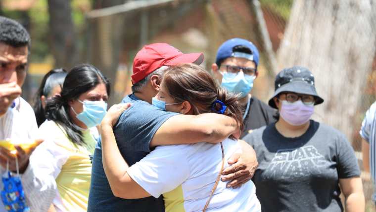 Familia y amigos de Luz María López esperan que la justicia no se siga aplazando. Fotografía: Prensa Libre (Elmer Vargas).