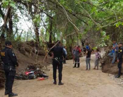 Lo arrastró 15 kilómetros: Localizan cadáver de un pastor evangélico que iba en motocicleta cuando quedó atrapado en una corriente en Zacapa 