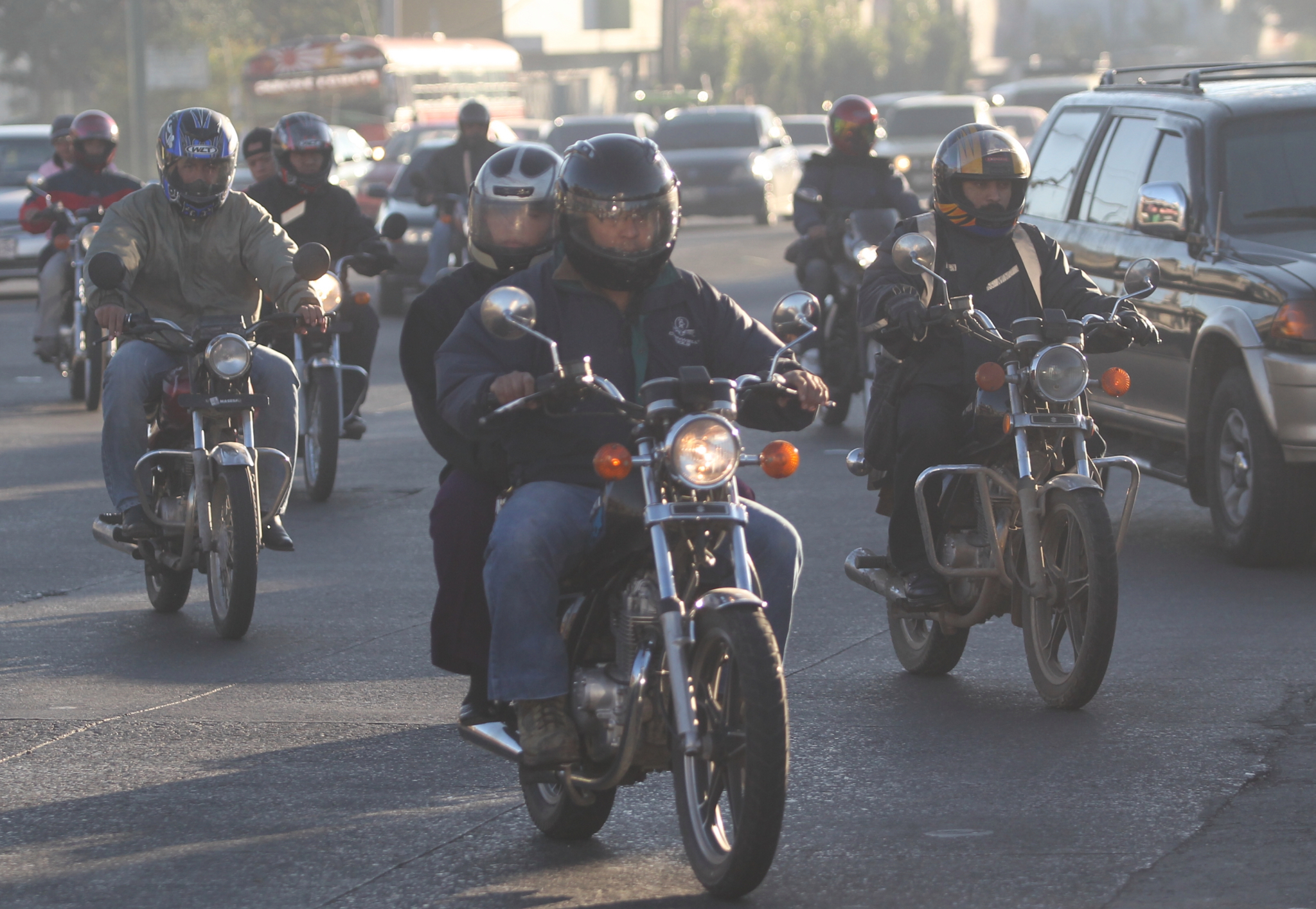 Sigue creciendo el parque vehicular de motocicletas. (Foto, Prensa Libre: Hemeroteca PL).