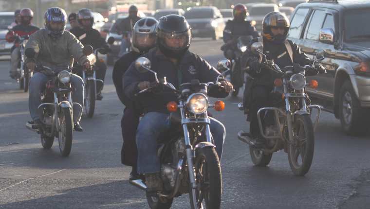 Sigue creciendo el parque vehicular de motocicletas. (Foto, Prensa Libre: Hemeroteca PL).