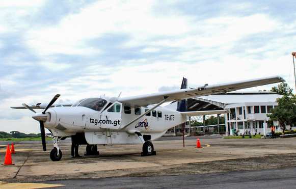 Avioneta de TAG Airlines en Retalhuleu. Foto Prensa Libre: Fernanda Medina