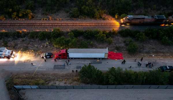 Migrantes muertos en camión en Texas
