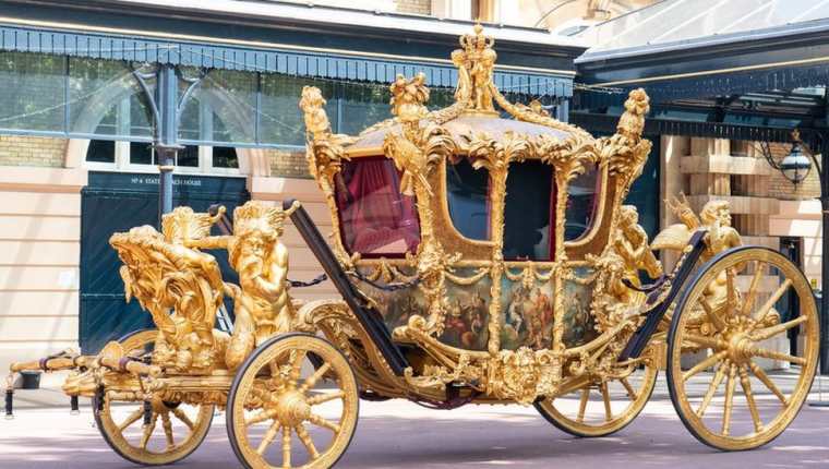 El carruaje de oro real será la pieza central del Jubileo, pero desfilará sin su famosa pasajera. GETTY IMAGES 