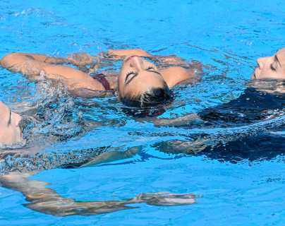 Anita Álvarez, después de desmayarse en la piscina durante el Mundial de Natación en Budapest. (Foto Prensa Libre: EFE)