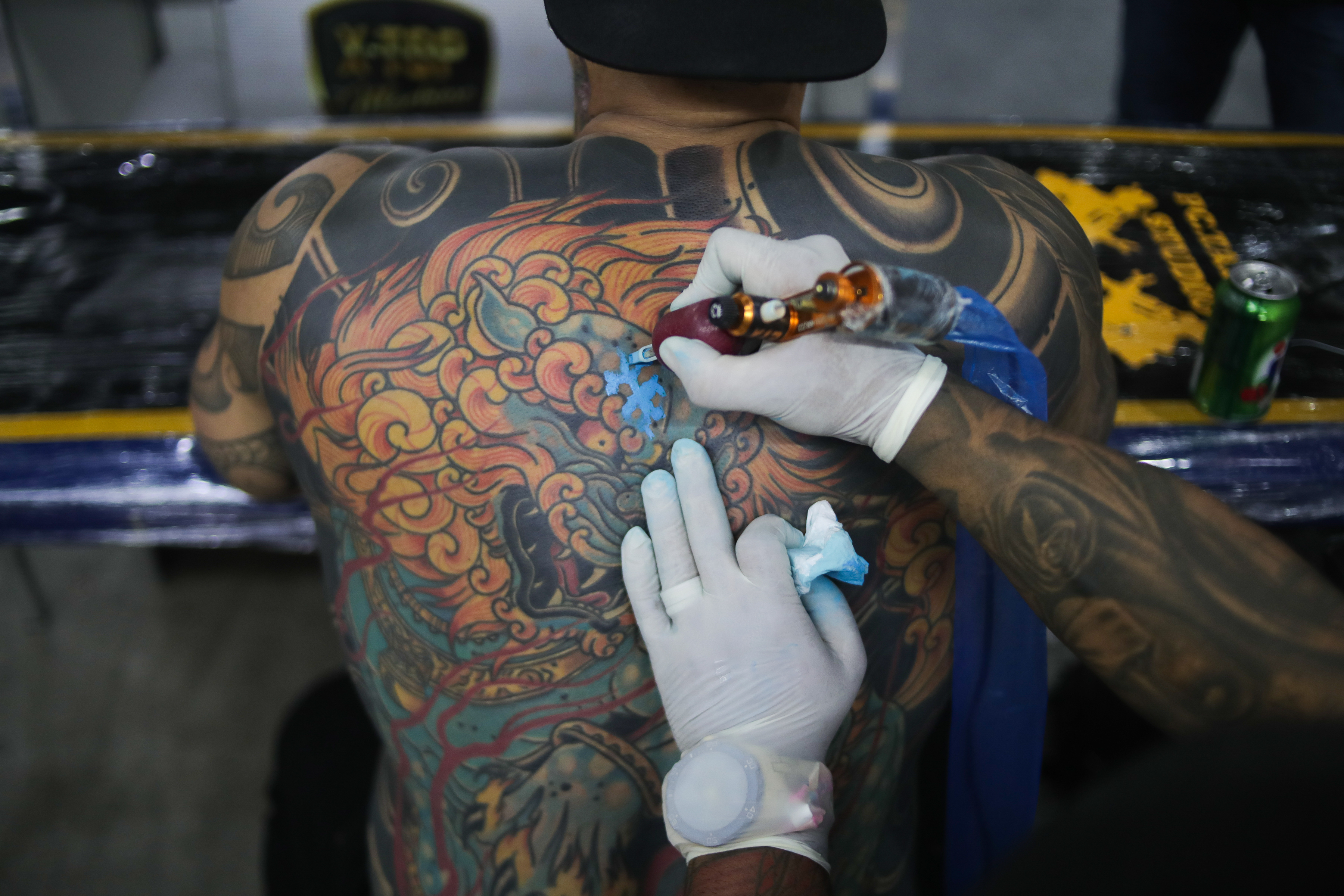 Los tatuajes sí se pueden borrar los más fáciles son los negros, azules y rojos