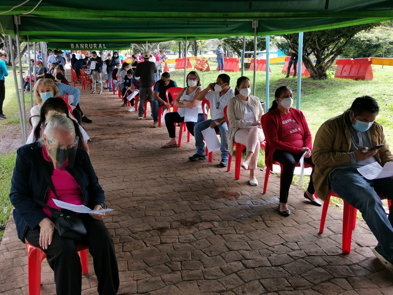 La demanda de pruebas de coronavirus se ha incrementado considerablemente en Guatemala. (Foto Prensa Libre: Érick Ávila)