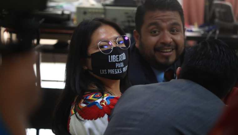 Nanci Paola Chiriz Sinto fue señalada por el MP de haber hecho pintas en el edificio del Congreso de la República durante una manifestación. (Foto Prensa Libre: Carlos Hernandez Ovalle)
 
