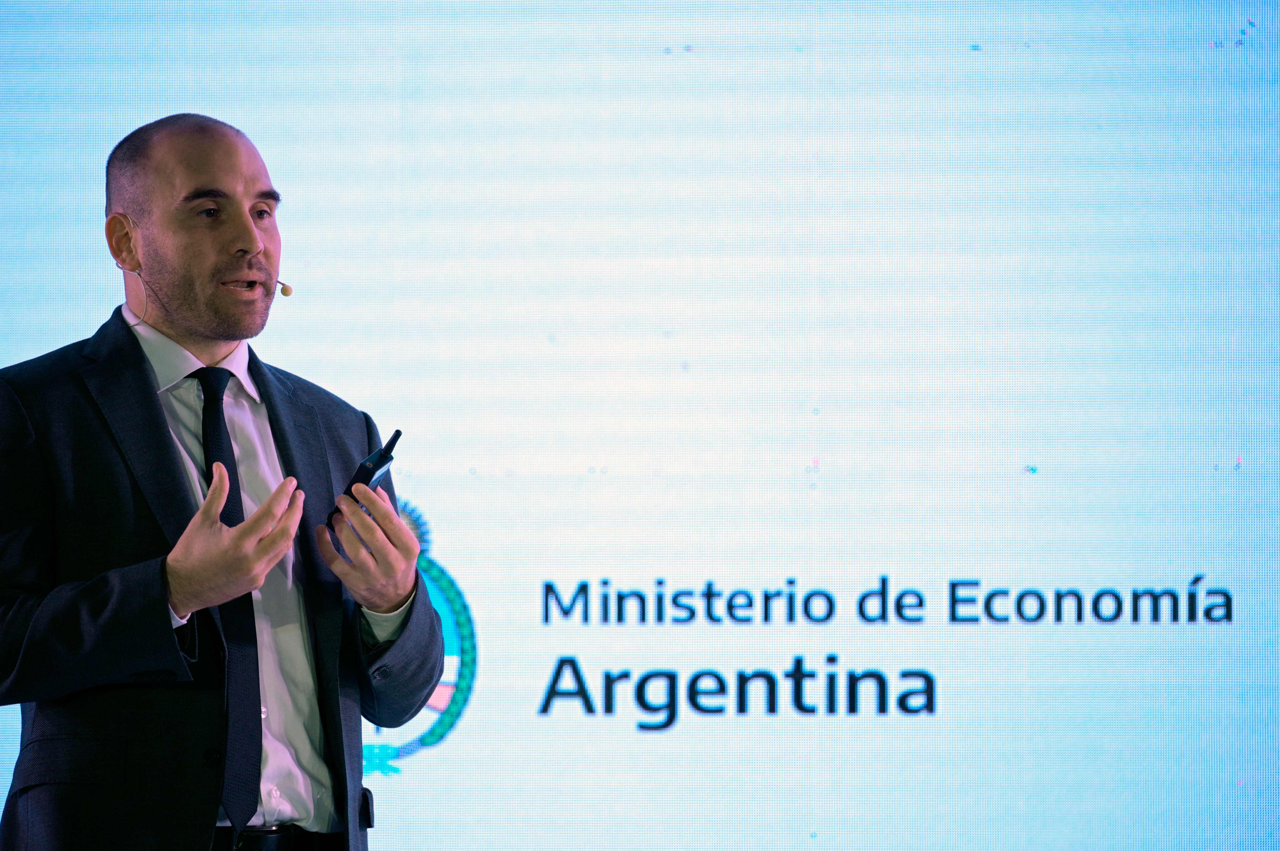 El ministro argentino de Economía, Martin Guzmán dimitió a su cargo en una carta que divulgó en Twitter. Foto Prensa Libre: AFP.