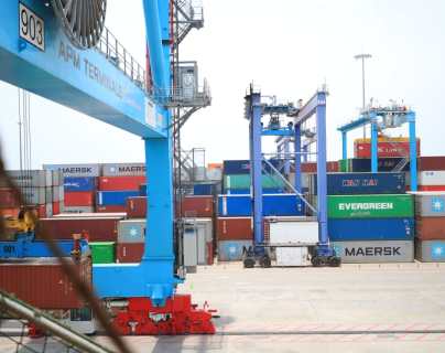 El puerto de Shangái ya se descongestionó, pero ahora, los retrasos están en la descarga de la mercancía ya puesta en Guatemala