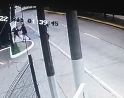 Video: Delincuentes interceptan a mujer que se ejercitaba y la despojan de sus pertenencias