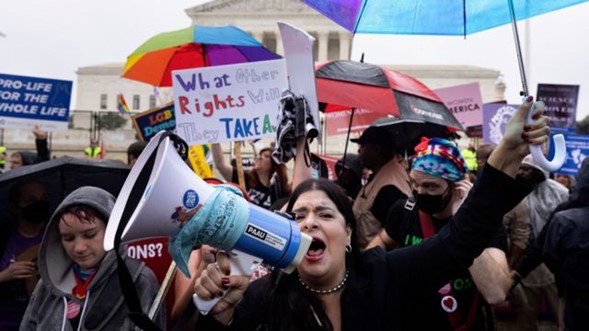 La Corte Suprema de EE.UU. deroga Roe vs. Wade y elimina el derecho constitucional al aborto en todo el país